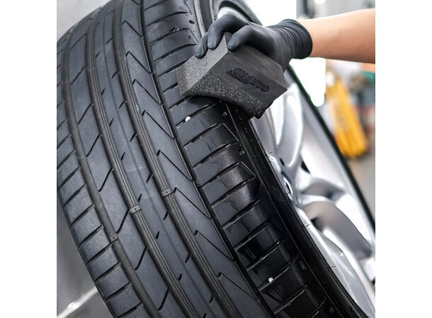 CarPro BlackOut Coating for Dekk og Gummi 50ml - Dyp Glans