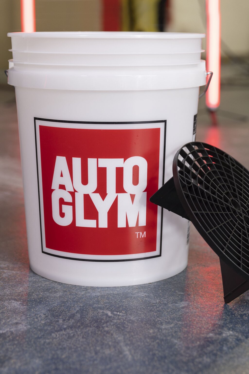 Autoglym Car Wash & Grit Guard Solid plastbøtte med rist, 20l Garasjetid