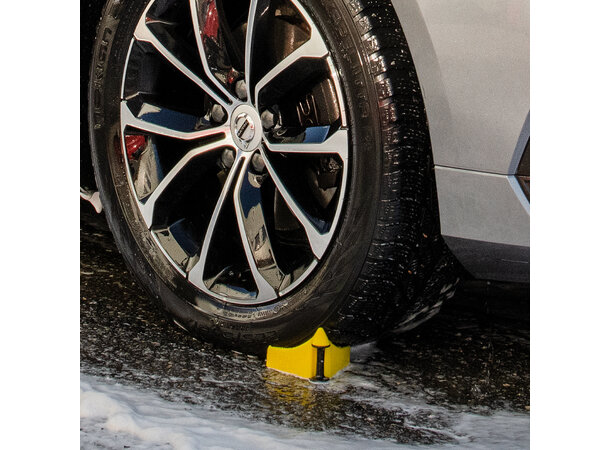 Gloss Factory Slangespor: Slutt på Fastklemt Slange