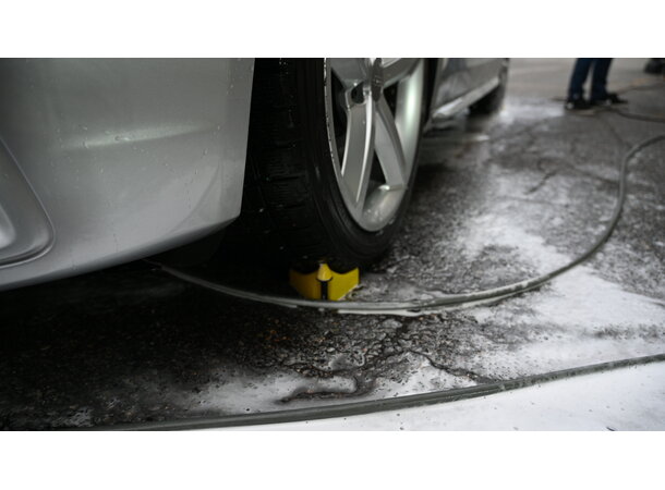 Gloss Factory Slangespor: Slutt på Fastklemt Slange