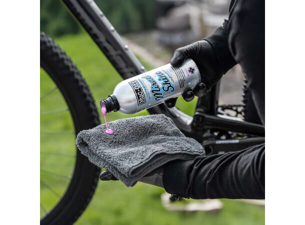 Muc-Off Miracle Shine Motorcycle Polish Høyglans voks og polish 500ml 