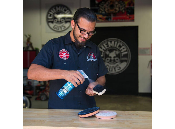 Chemical Guys Pad Cleaner Rengjør poleringsputen, 473ml 