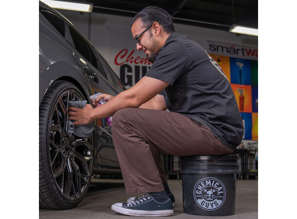 Chemical Guys Smoked Black Bucket Kraftig vaskebøtte på hele 14.5L 