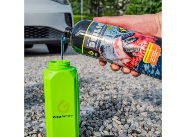 Gloss Factory DEILIG bilshampo med jordbærduft