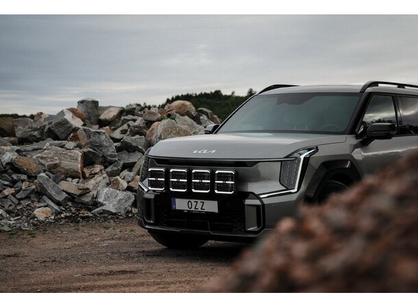 OZZ SQR 7" Hvit – LED fjernlys med boost og varsellys