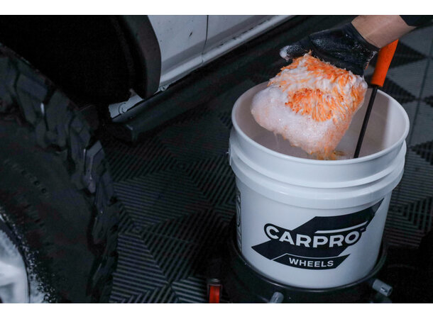 CarPro?FingerPrint – presisjons mini-vaskhanske for felg og detaljer