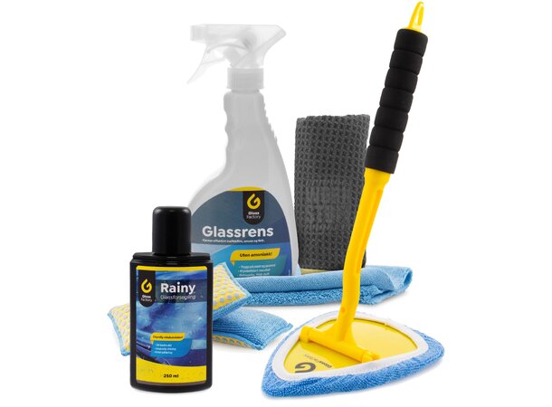 Krystallklar sikt med vannperling Rengjør rutene og gjør de vannavvisende 