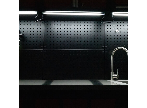 Turisimo LED-lyspakke for skap – 3 LED-lys & EU-plugg