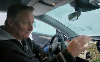 3 enkle steg til å fjerne dugg i bilen