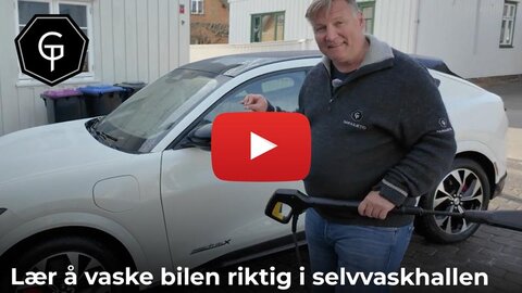 Lær å vaske bilen riktig i selvvaskhallen